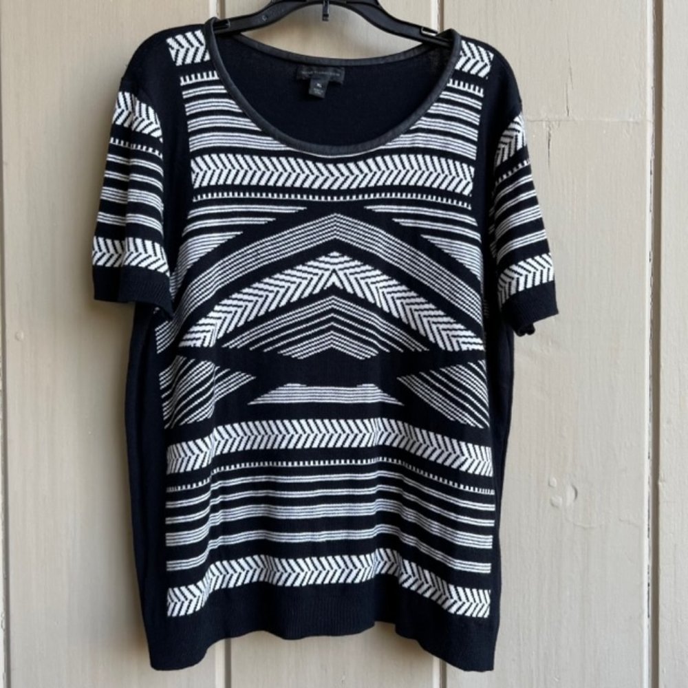 Worthington Black and White Short Sleeve Sweater with Faux Leather Trim_Size XL